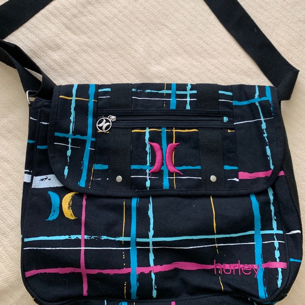 Hurly Messenger Bag
